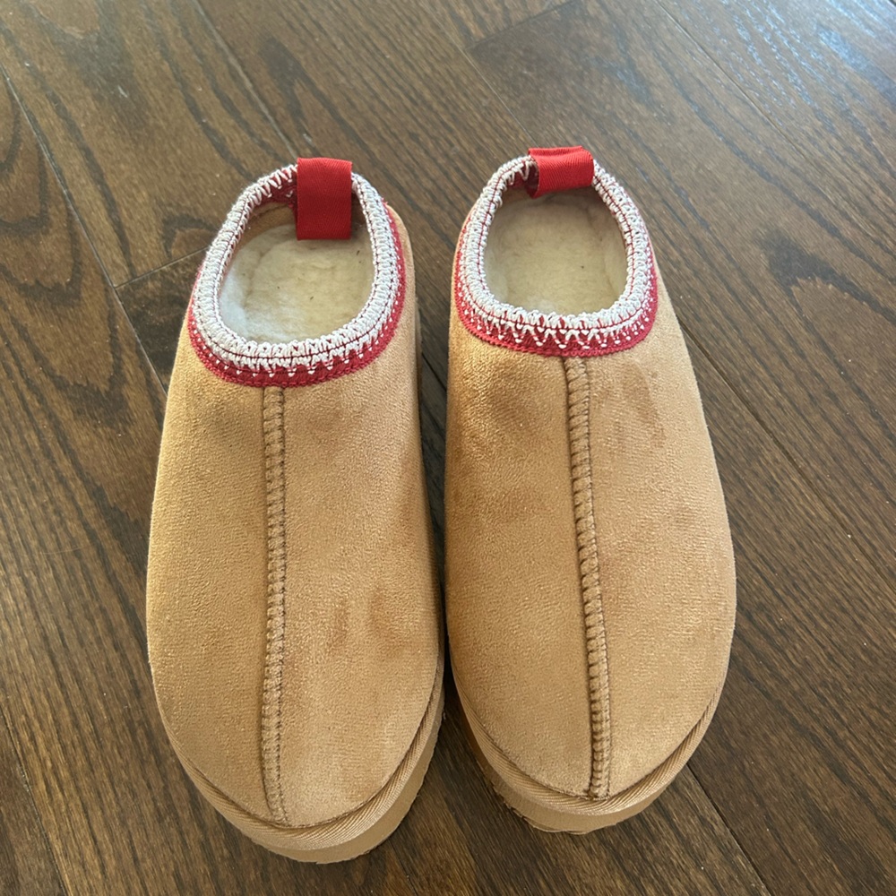 Women’s Cozy Suede Slip-On shoes Size 39 indoor/outdoor